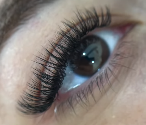 Hybrid lash transformation Trevi Salon